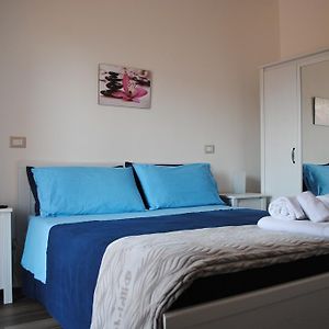 Camera con letto king size